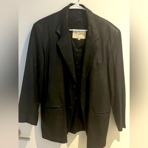 Black Women’s Vintage Remy Leather Blazer size 40